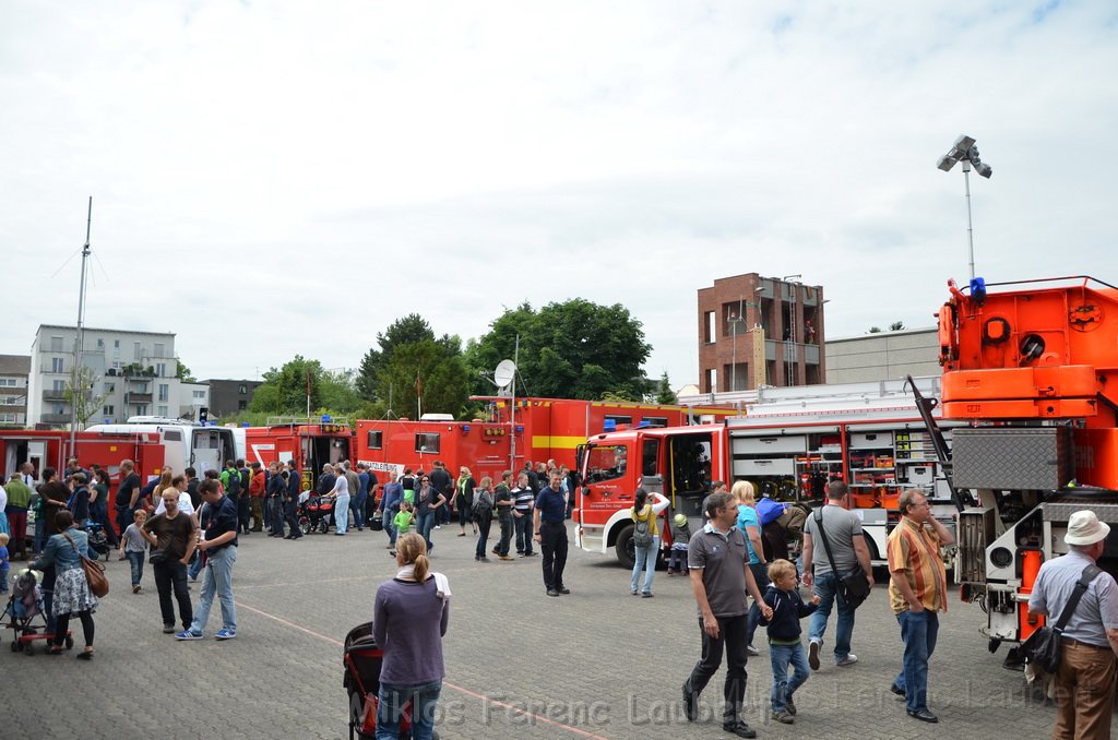 Tag der Offenen Tuer BF Koeln Weidenpesch Scheibenstr P693.JPG